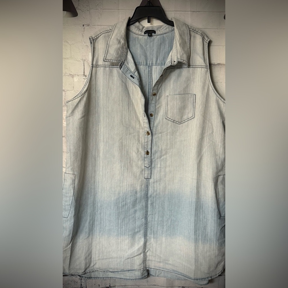 Denim sleeveless top